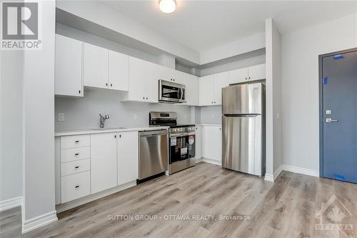 512 - 397 Codd'S Road, Ottawa, ON - Indoor Photo Showing Kitchen With Stainless Steel Kitchen