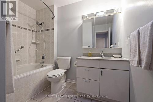 1 Windy Golf Way, Toronto, ON - Indoor Photo Showing Bathroom