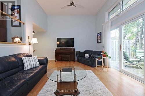 1 Windy Golf Way, Toronto, ON - Indoor Photo Showing Living Room