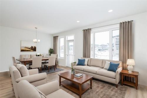 2 Saddle Creek Cove, Winnipeg, MB - Indoor Photo Showing Living Room