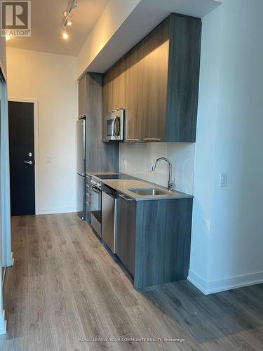 103 - 25 Neighbourhood Lane, Toronto, ON - Indoor Photo Showing Kitchen With Stainless Steel Kitchen