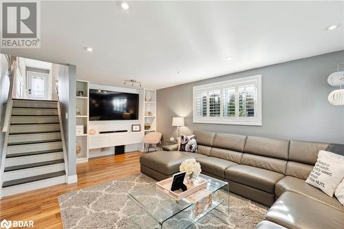 440 Mount Albion Road, Hamilton, ON - Indoor Photo Showing Living Room