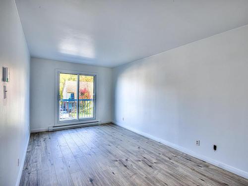 Living room - 5134 Av. Clarendon, Laval (Chomedey), QC - Indoor Photo Showing Other Room