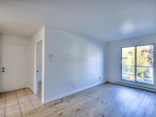 Living room - 5134 Av. Clarendon, Laval (Chomedey), QC - Indoor Photo Showing Other Room