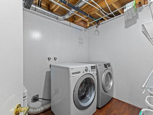 Salle de lavage - 1529 Rue Des Chênaies, Boisbriand, QC - Indoor Photo Showing Laundry Room