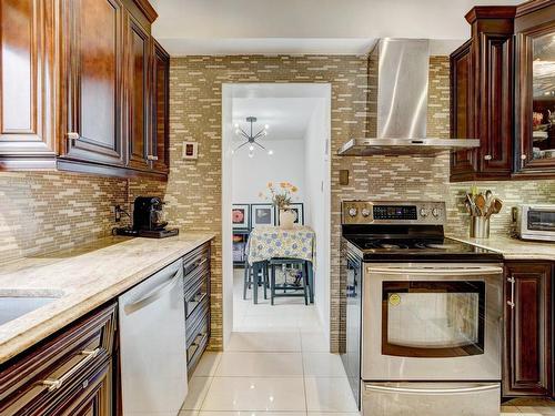 Kitchen - 397 Av. Glengarry, Mont-Royal, QC - Indoor Photo Showing Kitchen