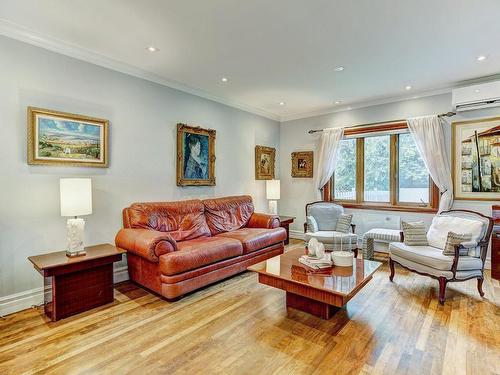 Salon - 397 Av. Glengarry, Mont-Royal, QC - Indoor Photo Showing Living Room