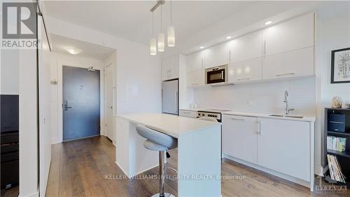 908 - 255 Bay Street, Ottawa, ON - Indoor Photo Showing Kitchen With Upgraded Kitchen