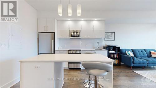 908 - 255 Bay Street, Ottawa, ON - Indoor Photo Showing Kitchen