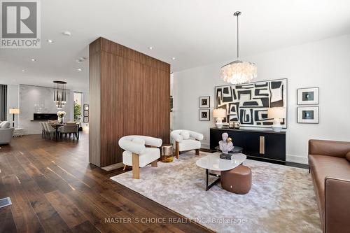 15 Fairmeadow Avenue, Toronto, ON - Indoor Photo Showing Living Room