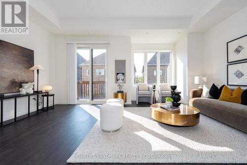 118 Genuine Lane, Richmond Hill, ON - Indoor Photo Showing Living Room