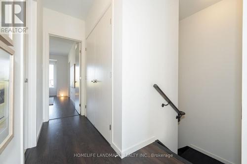 118 Genuine Lane, Richmond Hill, ON - Indoor Photo Showing Other Room