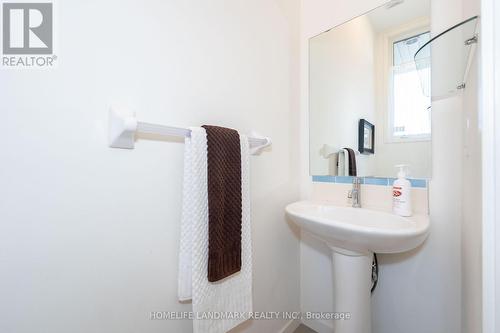 118 Genuine Lane, Richmond Hill, ON - Indoor Photo Showing Bathroom