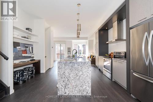 118 Genuine Lane, Richmond Hill, ON - Indoor Photo Showing Kitchen With Stainless Steel Kitchen