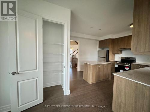 1224 Wheat Boom Drive, Oakville, ON - Indoor Photo Showing Kitchen