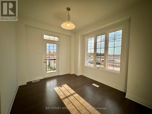 1224 Wheat Boom Drive, Oakville, ON - Indoor Photo Showing Other Room