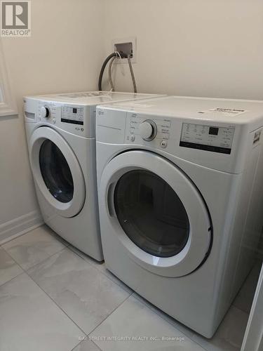 1224 Wheat Boom Drive, Oakville, ON - Indoor Photo Showing Laundry Room