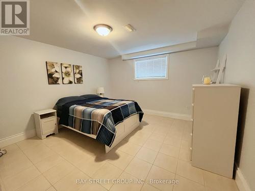 712 Dominion Road, Fort Erie, ON - Indoor Photo Showing Bedroom