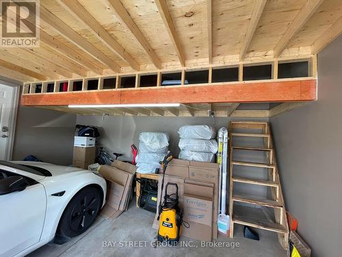 712 Dominion Road, Fort Erie, ON - Indoor Photo Showing Garage