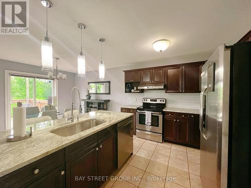 712 Dominion Road, Fort Erie, ON - Indoor Photo Showing Kitchen