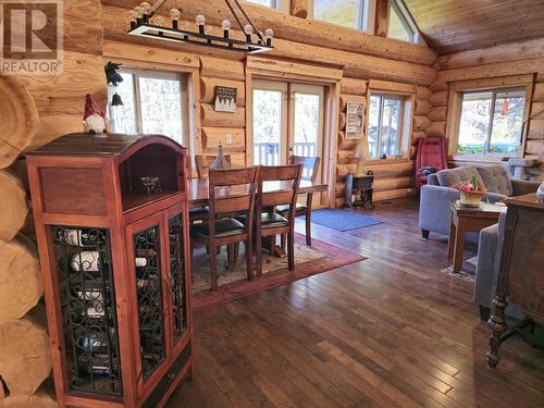 5373 Kallum Drive, 108 Mile Ranch, BC - Indoor Photo Showing Dining Room