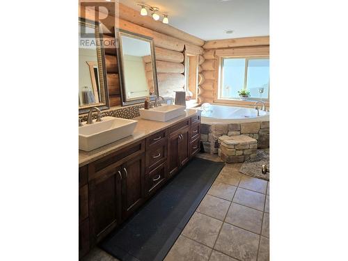 5373 Kallum Drive, 108 Mile Ranch, BC - Indoor Photo Showing Bathroom