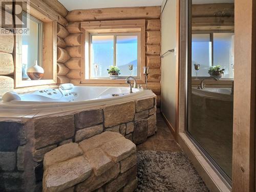 5373 Kallum Drive, 108 Mile Ranch, BC - Indoor Photo Showing Bathroom