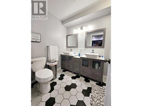 5373 Kallum Drive, 108 Mile Ranch, BC - Indoor Photo Showing Bathroom