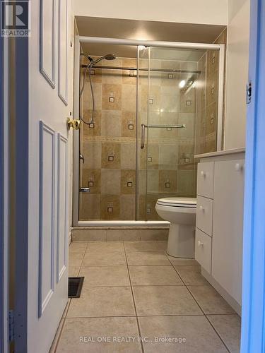 2 - 25 Cardwell Avenue, Toronto, ON - Indoor Photo Showing Bathroom