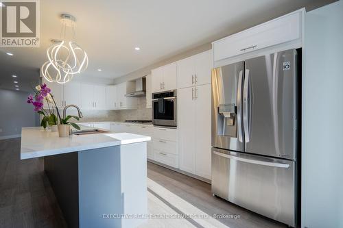 13 Fallstar Crescent, Brampton, ON - Indoor Photo Showing Kitchen With Upgraded Kitchen