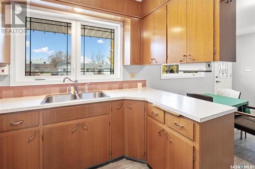 188 Salisbury Drive, Saskatoon, SK - Indoor Photo Showing Kitchen With Double Sink