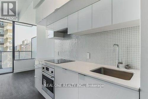 1906 - 185 Roehampton Avenue, Toronto, ON - Indoor Photo Showing Kitchen With Upgraded Kitchen