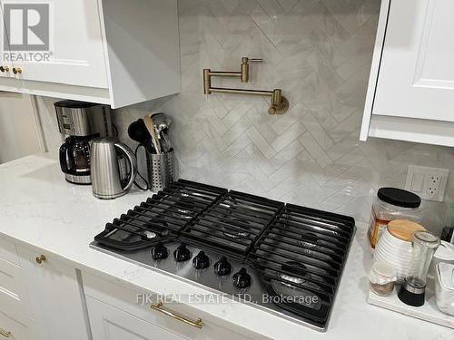 431 Paliser Crescent S, Richmond Hill, ON - Indoor Photo Showing Kitchen