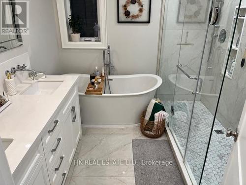 431 Paliser Crescent S, Richmond Hill, ON - Indoor Photo Showing Bathroom