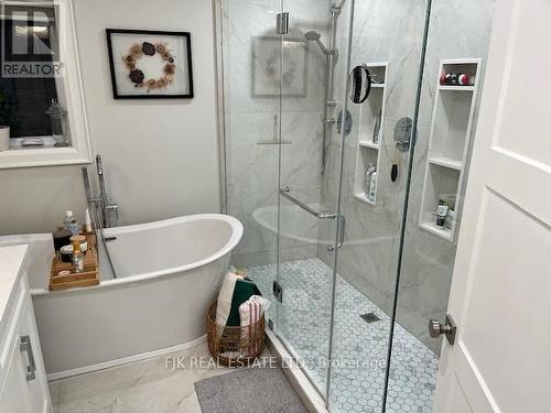 431 Paliser Crescent S, Richmond Hill, ON - Indoor Photo Showing Bathroom