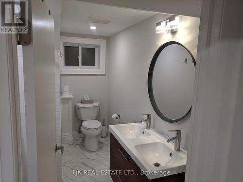 431 Paliser Crescent S, Richmond Hill, ON - Indoor Photo Showing Bathroom