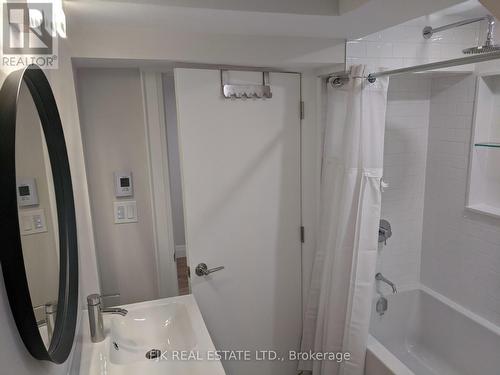 431 Paliser Crescent S, Richmond Hill, ON - Indoor Photo Showing Bathroom