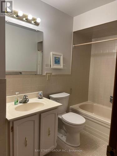 Upper - 1611 Lewes Way, Mississauga, ON - Indoor Photo Showing Bathroom