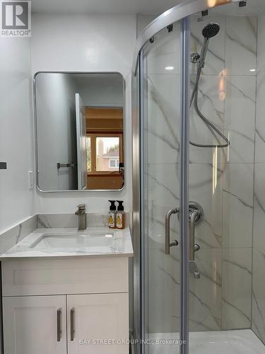 Upper - 1611 Lewes Way, Mississauga, ON - Indoor Photo Showing Bathroom