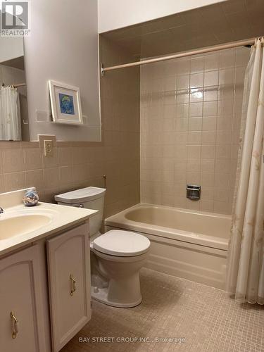 Upper - 1611 Lewes Way, Mississauga, ON - Indoor Photo Showing Bathroom