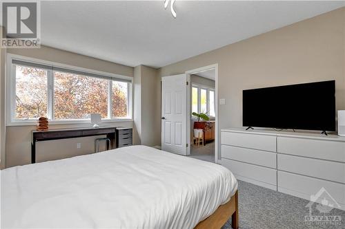 112 Tweed Crescent, Russell, ON - Indoor Photo Showing Bedroom