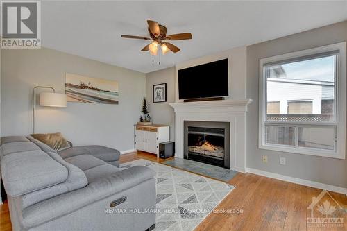 112 Tweed Crescent, Russell, ON - Indoor Photo Showing Living Room With Fireplace