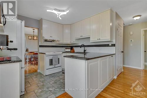 112 Tweed Crescent, Russell, ON - Indoor Photo Showing Kitchen