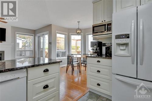 112 Tweed Crescent, Russell, ON - Indoor Photo Showing Kitchen