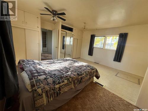 183 5Th Avenue W, Central Butte, SK - Indoor Photo Showing Bedroom