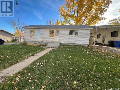 183 5Th Avenue W, Central Butte, SK - Outdoor