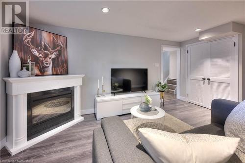 118 Christopher Drive, Waterloo, ON - Indoor Photo Showing Living Room With Fireplace