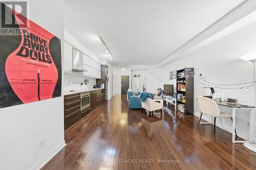 413 - 770 Bay Street, Toronto, ON - Indoor