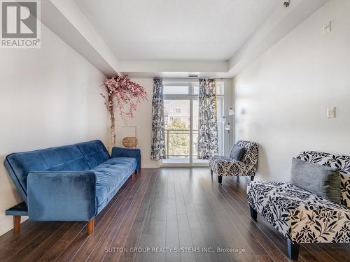 318 - 5317 Upper Middle Road, Burlington, ON - Indoor Photo Showing Living Room