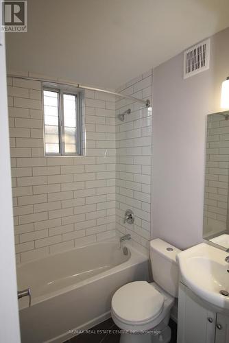 1 - 424 Argyle Street S, Cambridge, ON - Indoor Photo Showing Bathroom